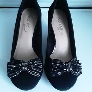 Madeline Stuart black wedge pumps